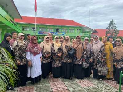 Majelis Guru SMA N 1 Ampek Angkek Kunjungi SMA Negeri 1 Tilatang Kamang
